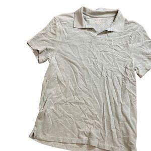 J Crew untucked men’s shirt. Size medium.